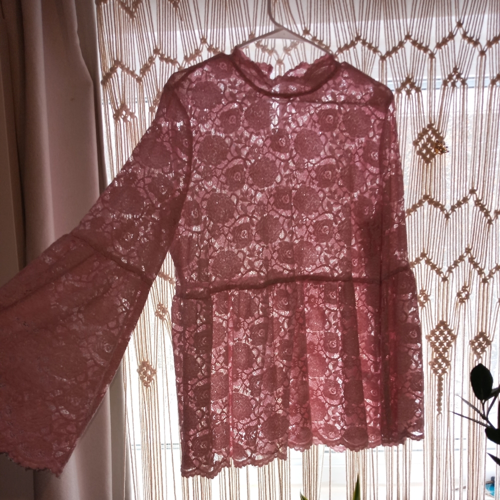 Lace bell sleeve shirt